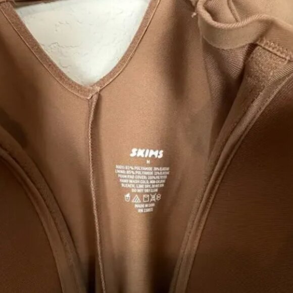 SKIMS UNDERWIRE MID THIGH BODYSUIT IN SIENNA SIZE M - Picture 5 of 5